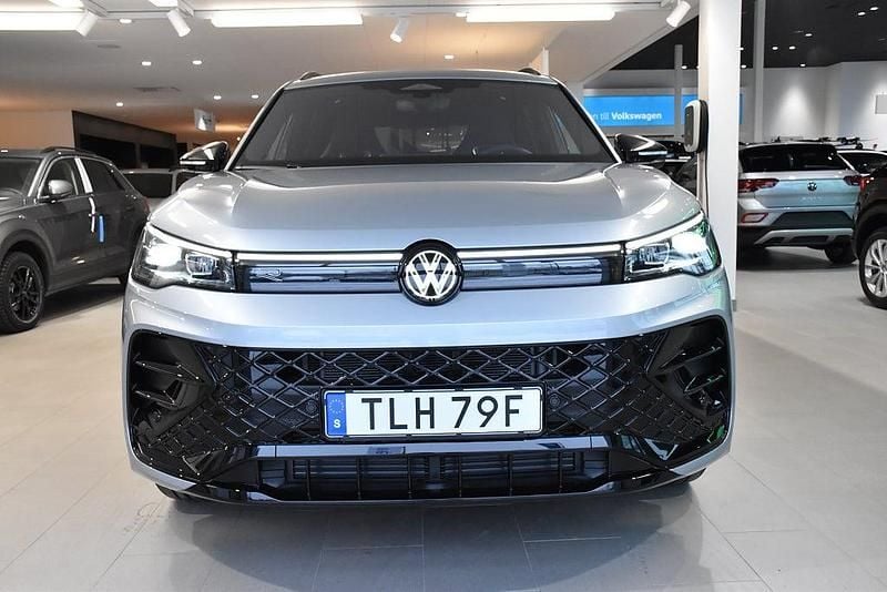 Ny VW Tiguan R-line 193 HK (141 kW) 2026 Silver SUV