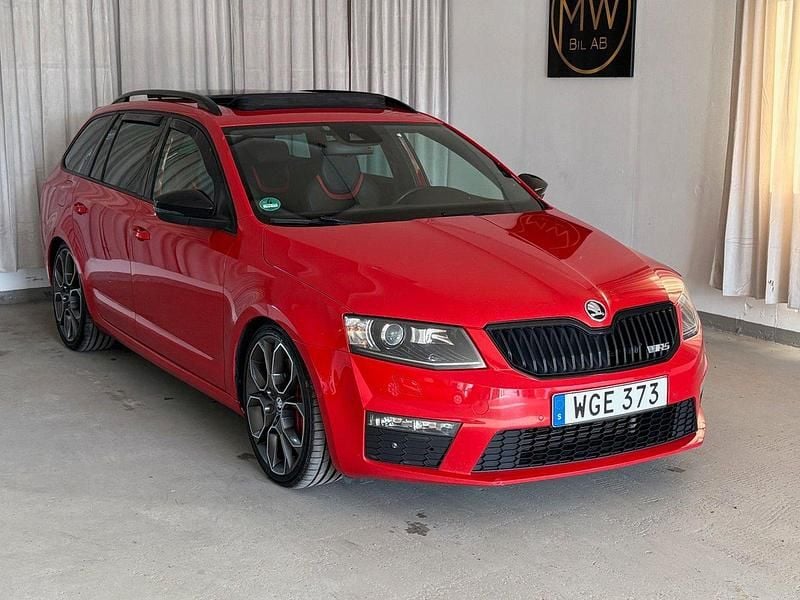 Röd Begagnad 2015 Skoda Octavia RS Kombi | 99 900 kr (Bra pris) - Bild 1/4