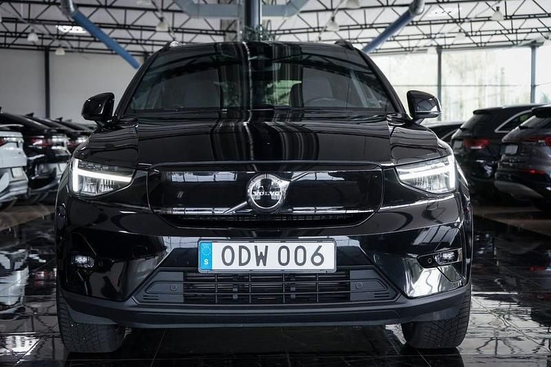 Begagnad Volvo XC40 Plus 185 kW (252 HK) 2022 Svart SUV