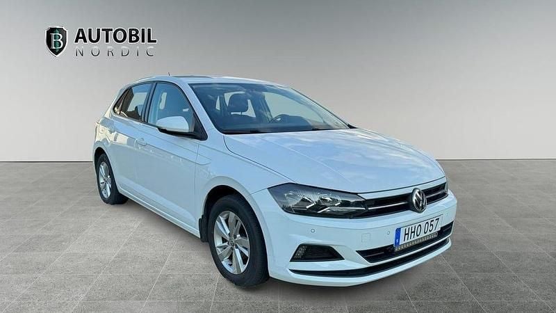 Vit Begagnad 2018 VW Polo Halvkombi | 99 500 kr (Marknadspris) - Bild 1/4