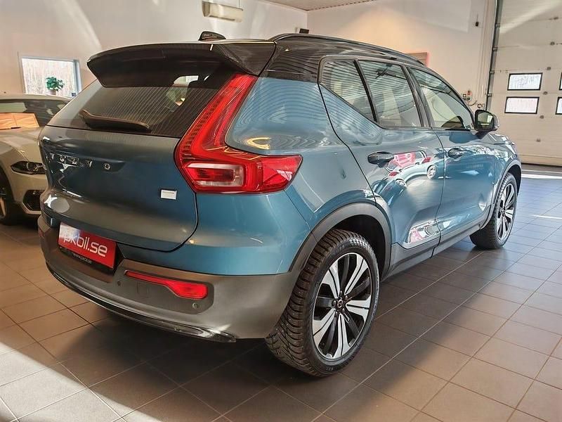 Begagnad Volvo XC40 Plus 185 kW (252 HK) 2023 Blå SUV