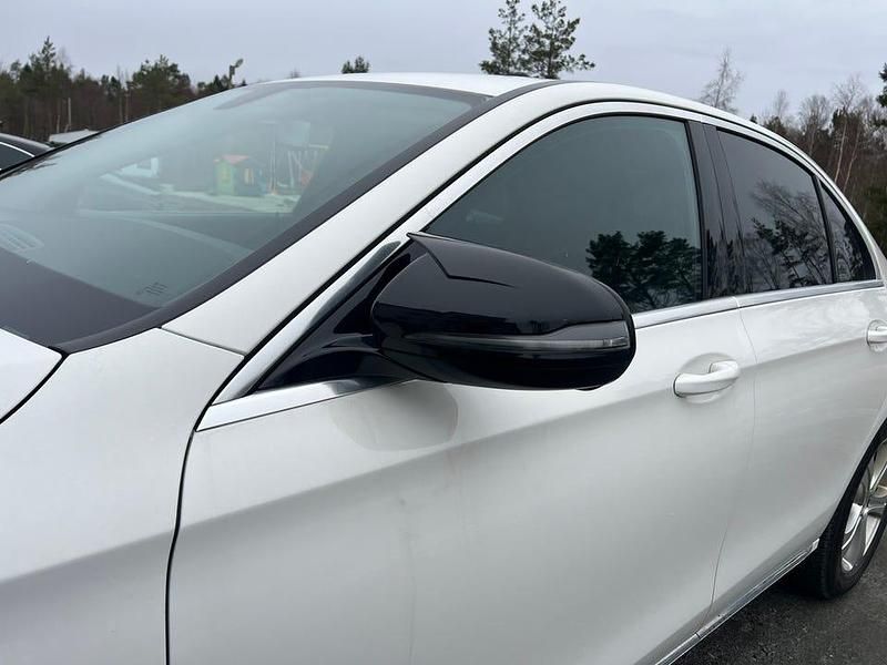 Begagnad Mercedes E220 Avantgarde 194 HK (142 kW) 2017 Sedan