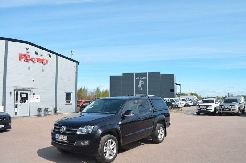 Svart Begagnad 2014 VW Amarok Pickup | 149 900 kr (Bra pris) - Bild 1/4