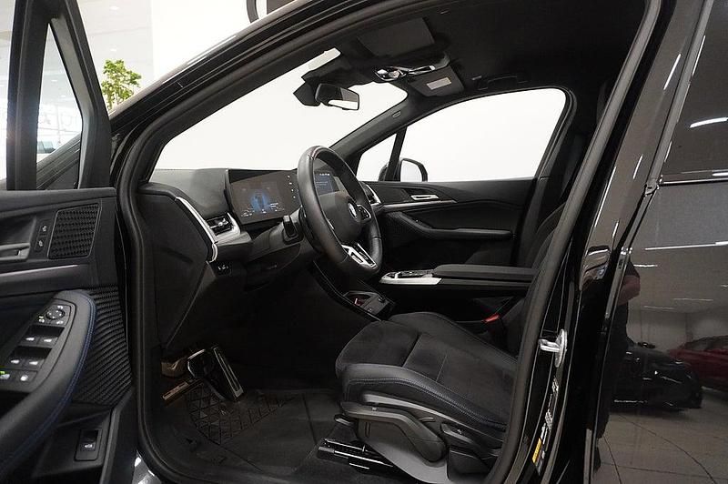 Begagnad BMW 225 Active Tourer Shadowline 136 HK (100 kW) 2024 Svart Minibuss
