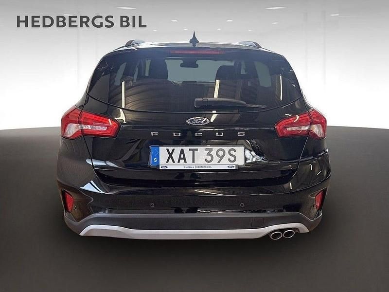 Begagnad Ford Focus Active 125 HK (91 kW) 2021 Svart Halvkombi