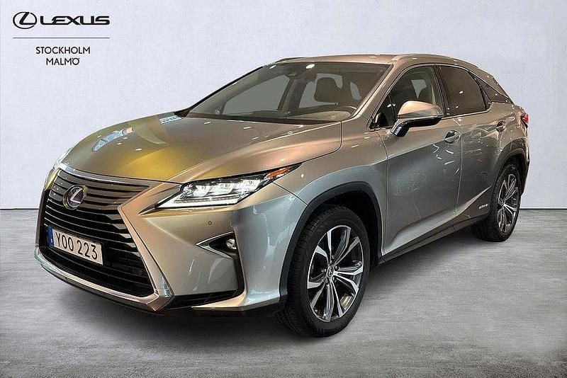 Ljusgrå Begagnad 2018 Lexus RX450h SUV | 379 000 kr (Marknadspris) - Bild 1/4