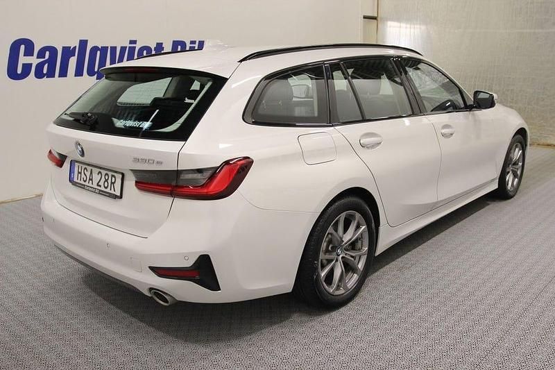Begagnad BMW 330 Sport Line 184 HK (135 kW) 2021 Vit metallic Kombi