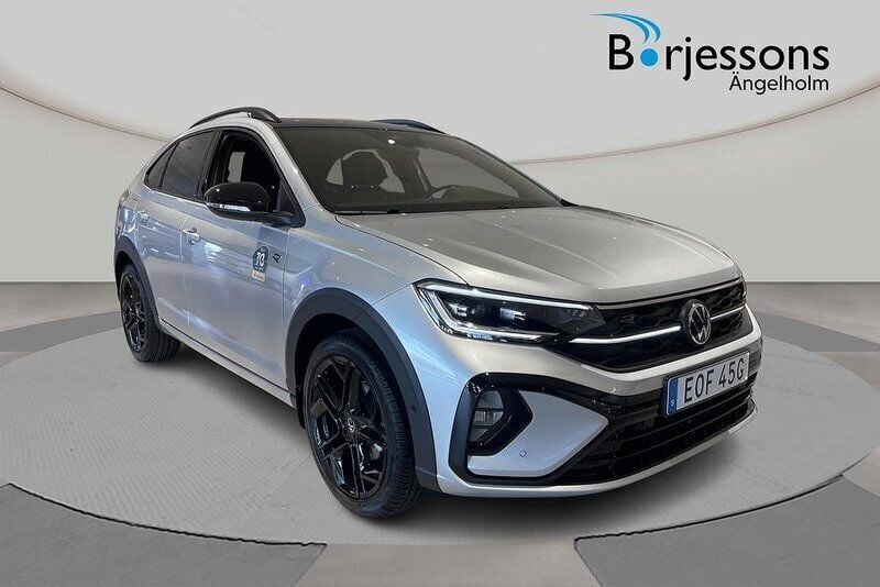 Silver Ny 2025 VW Taigo R-line SUV | 322 800 kr (Marknadspris) - Bild 1/4