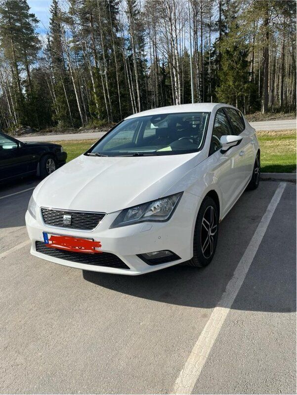 Vit Begagnad 2013 Seat Leon Style Halvkombi | 65 000 kr (Lite dyr) - Bild 1/4