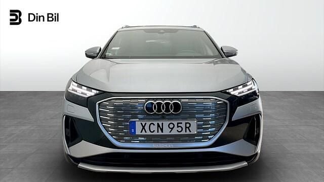 Begagnad Audi Q4 e-tron Comfort 210 kW (286 HK) 2023 Silver SUV
