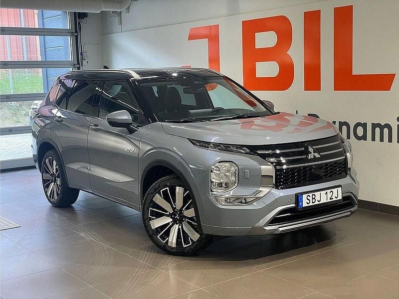 Grå Begagnad 2025 Mitsubishi Outlander P-HEV Instyle SUV | 599 900 kr (Dyr) - Bild 1/4