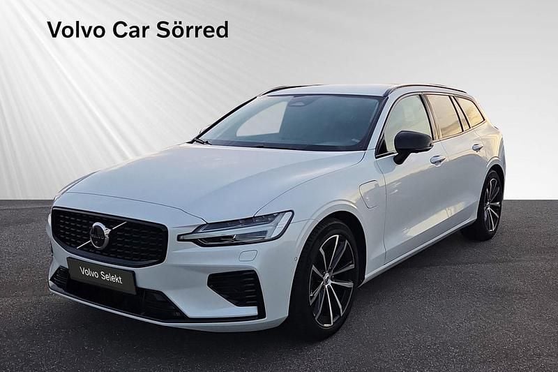 Vit Begagnad 2024 Volvo V60 Kombi | 474 900 kr (Lite dyr) - Bild 1/3