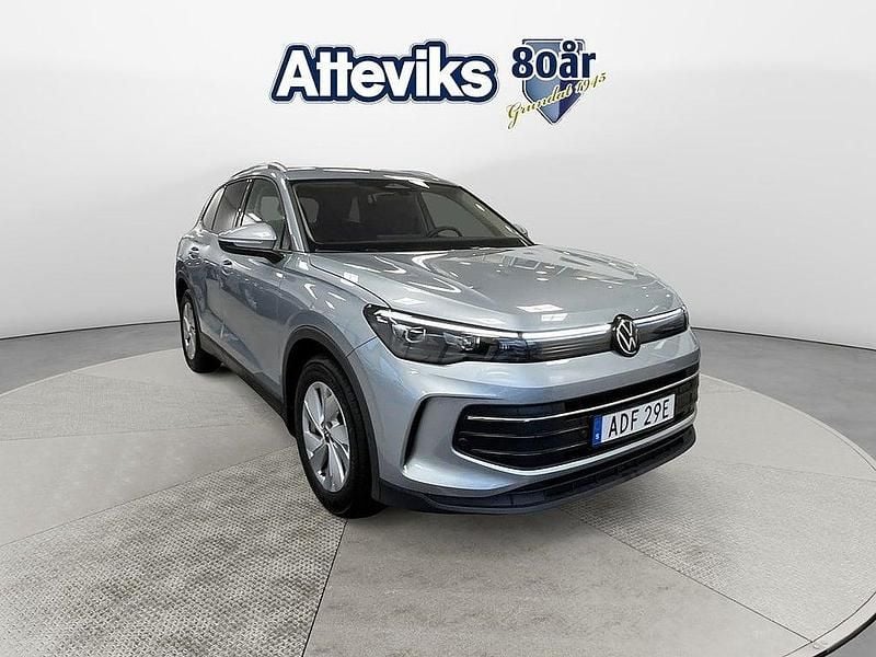 Silver Begagnad 2024 VW Tiguan SUV | 379 900 kr (Lite dyr) - Bild 1/4