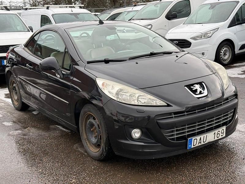 Begagnad Peugeot 207 CC 120 HK (88 kW) 2010 Svart Cab
