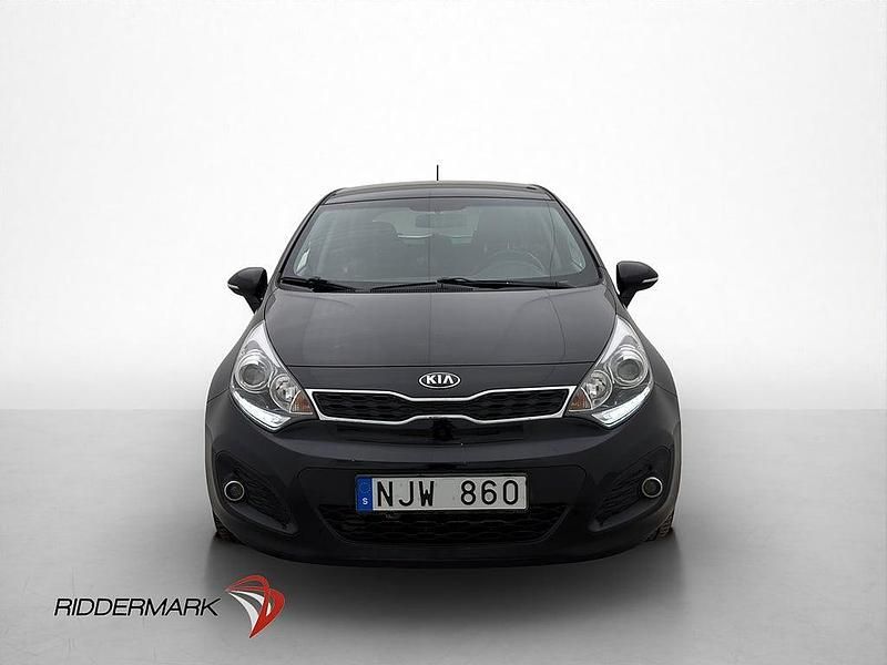 Begagnad Kia Rio 85 HK (62 kW) 2013 Svart Halvkombi