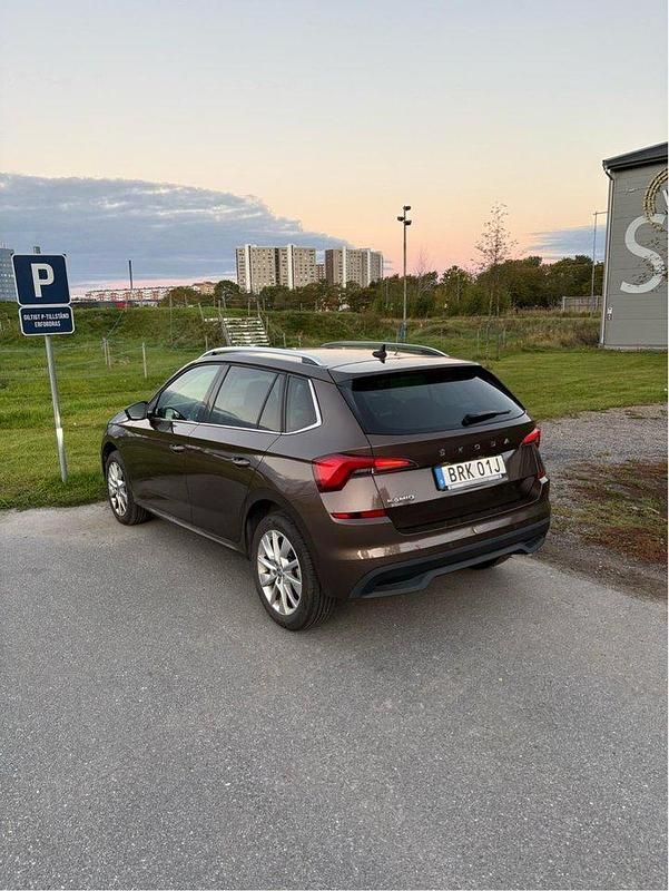 Brun Begagnad 2021 Skoda Kamiq Adventure SUV | 215 000 kr (Marknadspris) - Bild 1/4