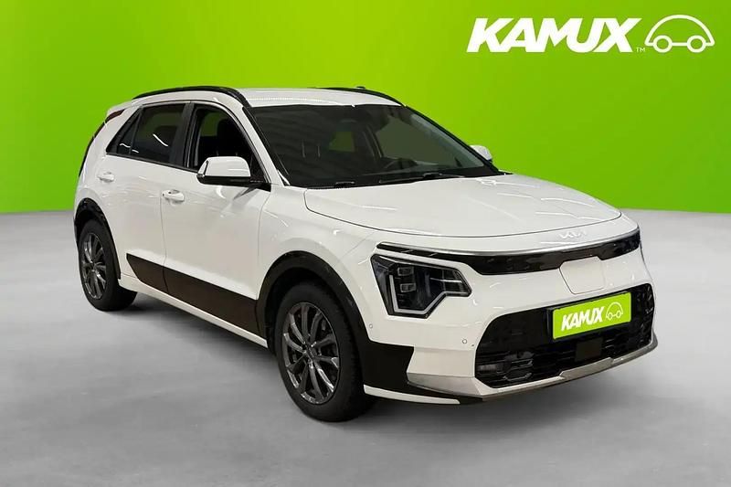 Vit Begagnad 2023 Kia e-Niro 2 SUV | 348 800 kr (Dyr) - Bild 1/4