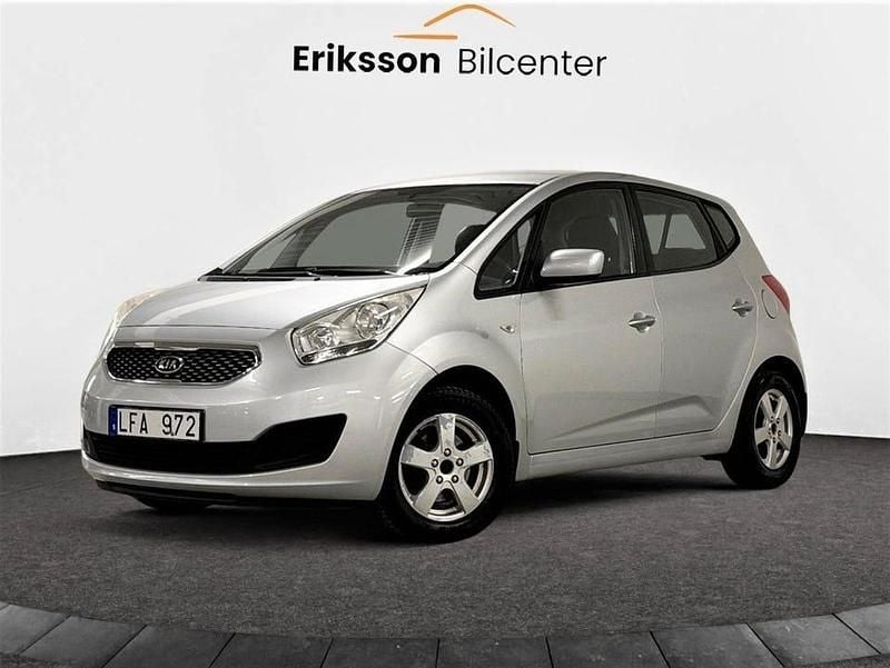 Begagnad Kia Venga EX 90 HK (66 kW) 2010 Silver Halvkombi