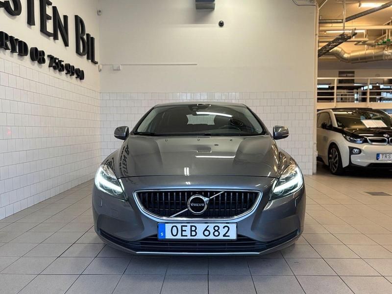 Begagnad Volvo V40 Business Edition 120 HK (88 kW) 2016 Grå Halvkombi