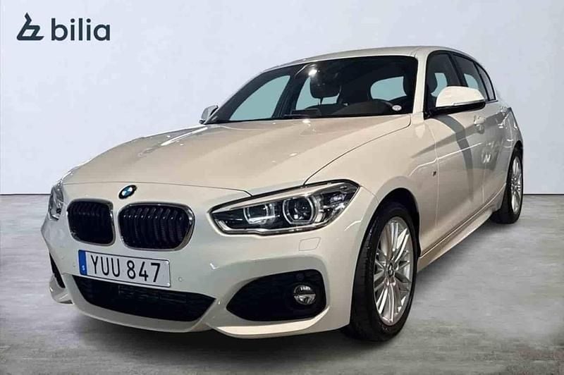 Vit Begagnad 2018 BMW 118 Halvkombi | 189 000 kr (Bra pris) - Bild 1/1