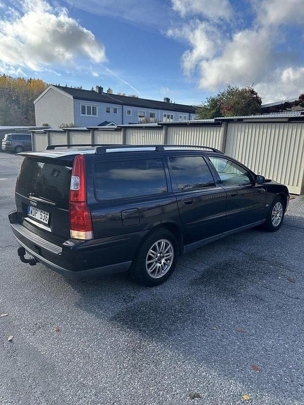 Blå Begagnad 2005 Volvo V70 Business Edition Kombi | 24 000 kr (Bra pris) - Bild 1/4