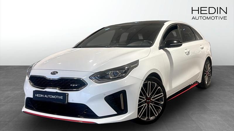Vit Begagnad 2019 Kia ProCeed GT GT Halvkombi | 208 700 kr (Marknadspris) - Bild 1/4