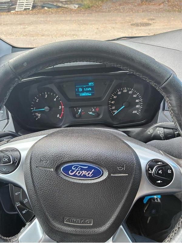 Vit Begagnad 2017 Ford Transit Custom | 85 000 kr (Superpris) - Bild 1/4