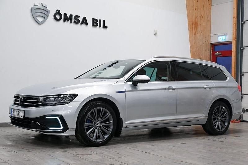 Begagnad VW Passat GTE 218 HK (160 kW) 2020 Silver Kombi