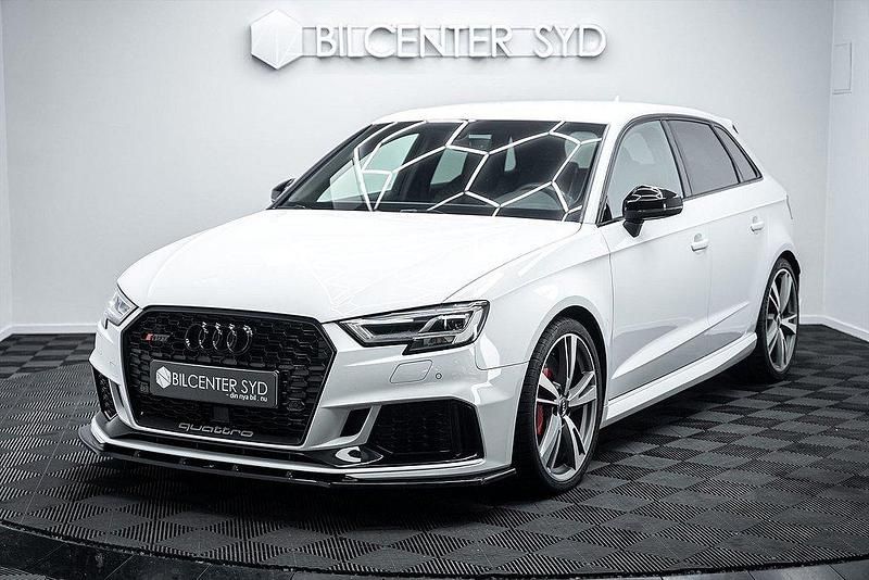 Vit Begagnad 2018 Audi RS3 Sportback Comfort Halvkombi | 479 900 kr (Bra pris) - Bild 1/4