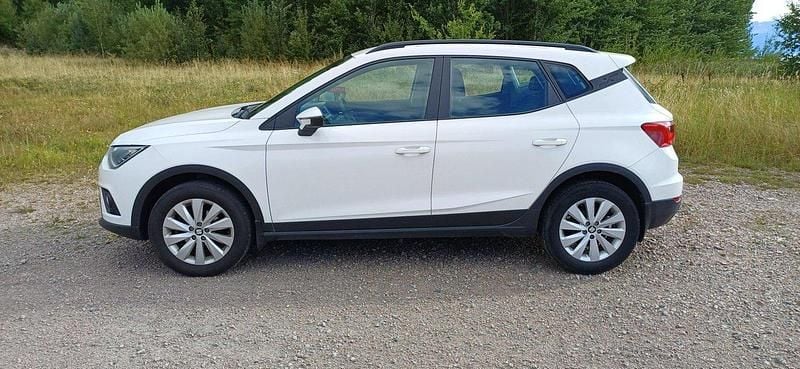 Vit Begagnad 2019 Seat Arona Style SUV | 102 000 kr (Bra pris) - Bild 1/4