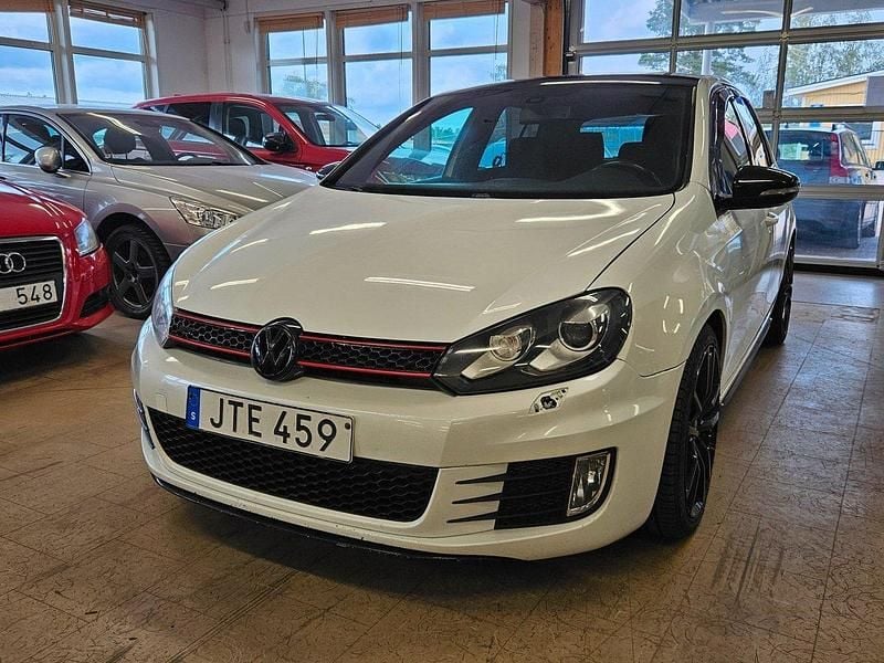 Vit Begagnad 2009 VW Golf VI GTI Halvkombi | 87 900 kr (Lite dyr) - Bild 1/4