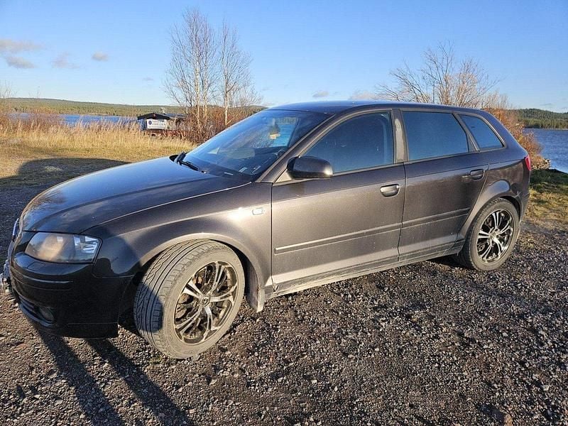 Grå Begagnad 2006 Audi A3 Sportback Halvkombi | 14 000 kr - Bild 1/4