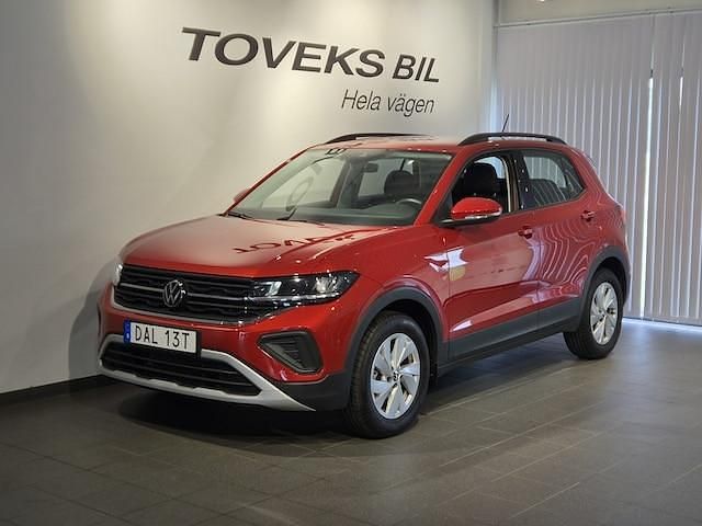 Röd (kings red metallic) Begagnad 2024 VW T-Cross Life SUV | 254 900 kr (Marknadspris) - Bild 1/4