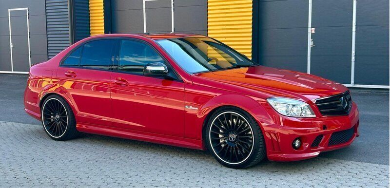 Röd Begagnad 2008 Mercedes C63 AMG AMG Sedan | 269 000 kr (Marknadspris) - Bild 1/4