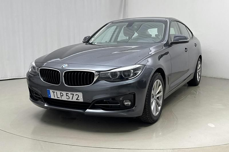 Grå Begagnad 2019 BMW 320 Gran Turismo Sport Line | 168 000 kr (Superpris) - Bild 1/4