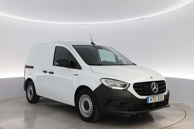 Vit Begagnad 2023 Mercedes eCitan Van | 369 000 kr - Bild 1/4