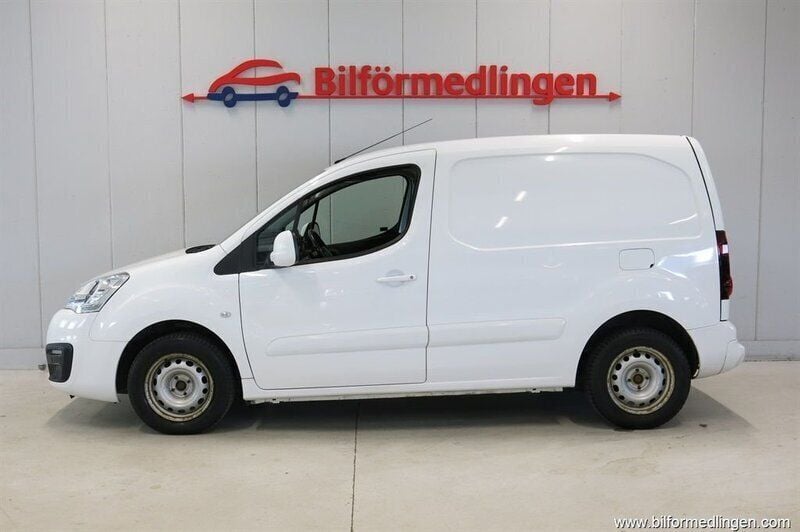 Vit svart Begagnad 2018 Peugeot Partner Minibuss | 69 900 kr (Superpris) - Bild 1/4