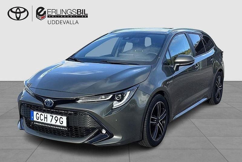 Grön Begagnad 2019 Toyota Corolla Style Kombi | 224 900 kr (Marknadspris) - Bild 1/4