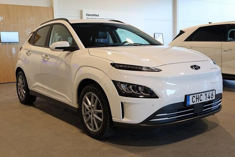 Begagnad Hyundai Kona Essential 100 kW (136 HK) 2022 Vit SUV