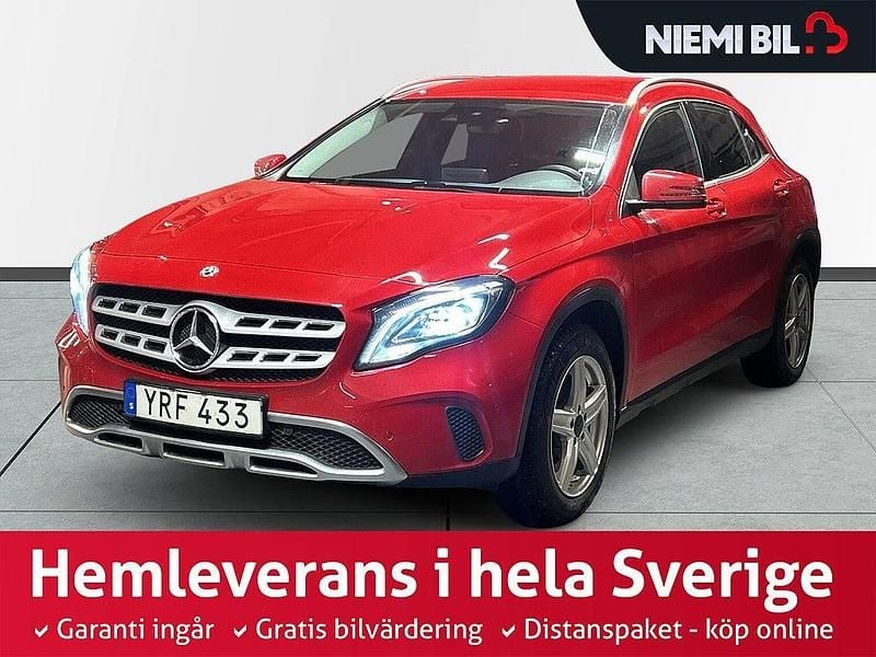 Röd Begagnad 2017 Mercedes GLA200 SUV | 299 900 kr (Dyr) - Bild 1/3