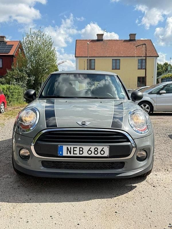 Grå Begagnad 2016 Mini ONE Salt Halvkombi | 99 500 kr (Lite dyr) - Bild 1/4