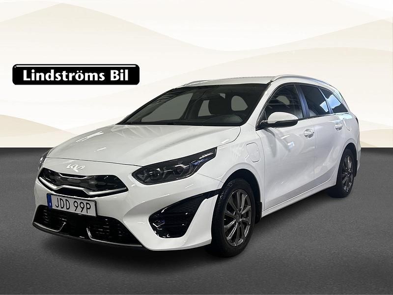 Vit Begagnad 2022 Kia Ceed Sportswagon Kombi | 224 900 kr (Marknadspris) - Bild 1/3