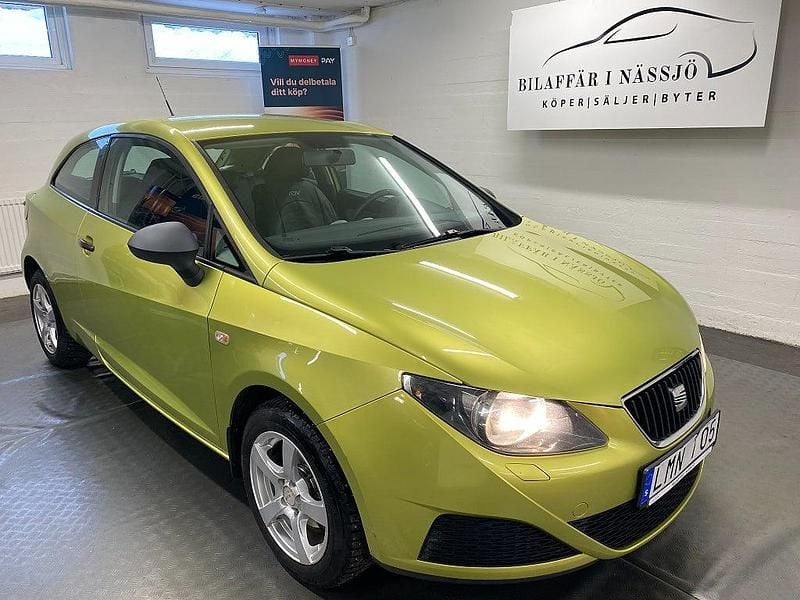 Grön Begagnad 2009 Seat Ibiza Reference Halvkombi | 28 900 kr (Marknadspris) - Bild 1/4