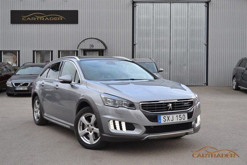 Grå (grå metallic) Begagnad 2015 Peugeot 508 RXH Kombi | 129 000 kr - Bild 1/4