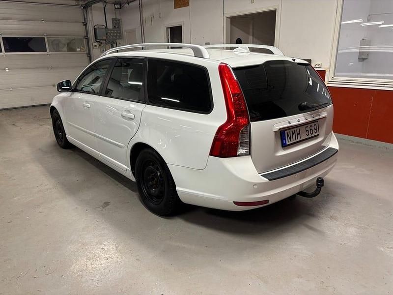 Begagnad Volvo V50 Momentum 116 HK (85 kW) 2012 Vit Kombi