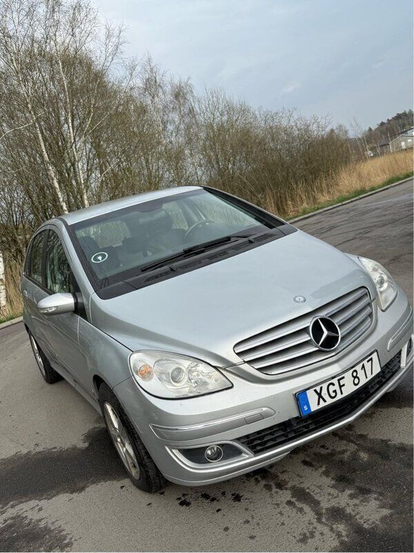 Silver Begagnad 2006 Mercedes B200 Minibuss | 40 000 kr (Bra pris) - Bild 1/4