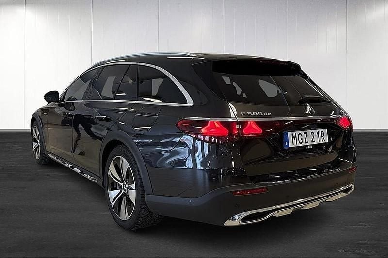 Begagnad Mercedes E300 197 HK (144 kW) 2025 Grå SUV