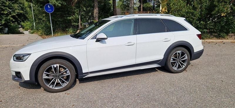 Vit Begagnad 2022 Audi A4 Allroad Advanced Kombi | 370 000 kr (Bra pris) - Bild 1/4