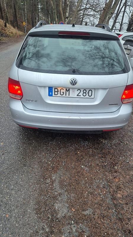 Begagnad VW Golf VI 102 HK (75 kW) 2008 Halvkombi