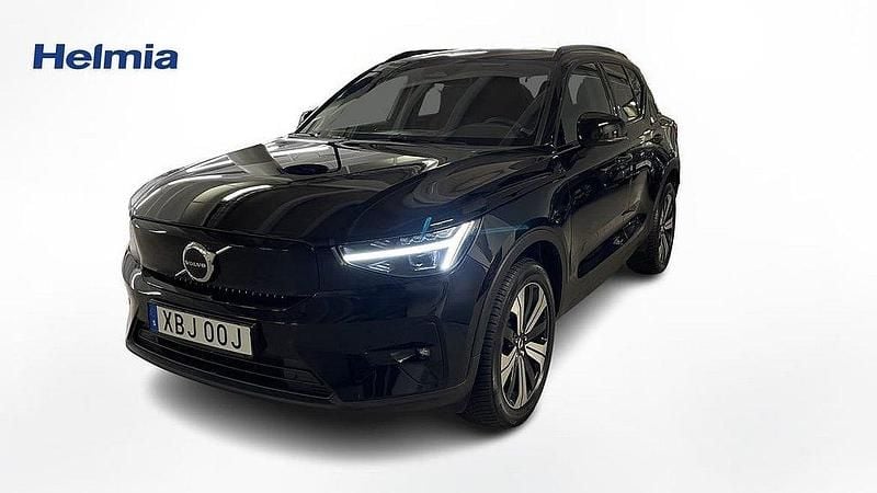 Svart Begagnad 2022 Volvo XC40 Plus SUV | 339 900 kr - Bild 1/4